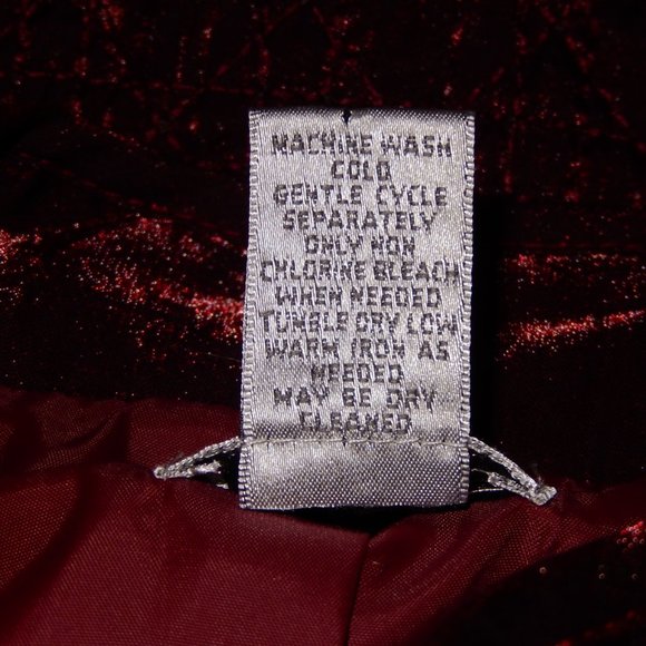 New Chico's 0 Small Dark Red Burgundy Lightly Quilted Snap Vest Jacket - Picture 5 of 5